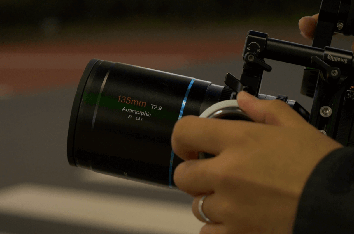 SIRUI Venus 135mm T2.9 1.8x Full-Frame Anamorphic Lens 8